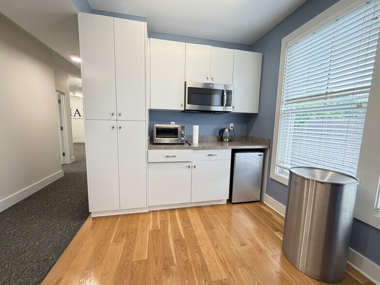 More Photos Of 90 Wall St, Madison Medical For Lease