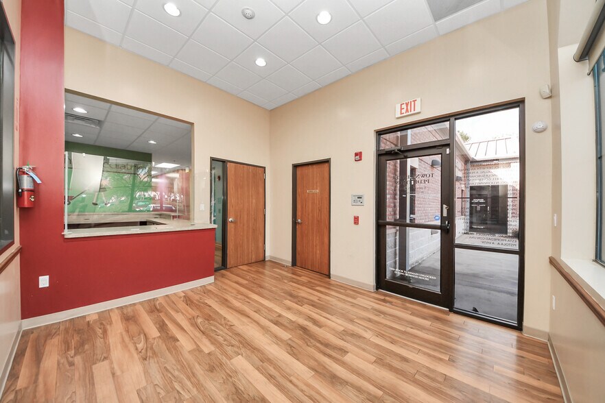 More Photos Of 3521 Town Center Blvd, Sugar Land Medical For Lease