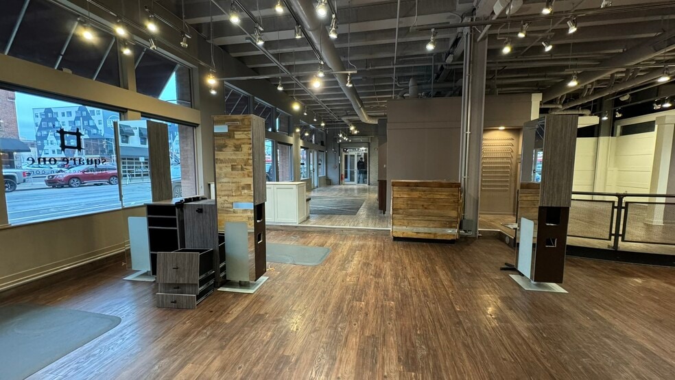 More Photos Of 275 S 4th St, Columbus Apartments For Sale