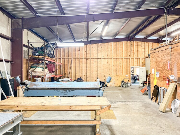 More Photos Of 11950 Richcroft Ave, Baton Rouge Warehouse For Sale