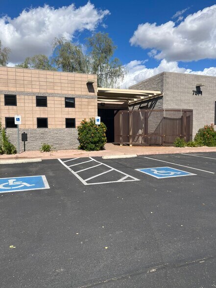 More Photos Of 7571 S Willow Dr, Tempe Medical For Lease