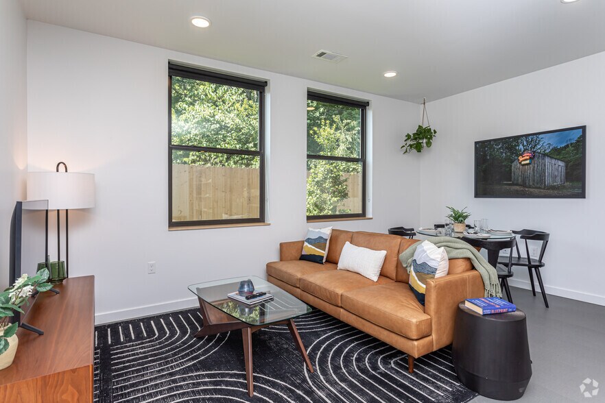 More Photos Of 337 SE 3rd St, Bentonville Apartments For Lease