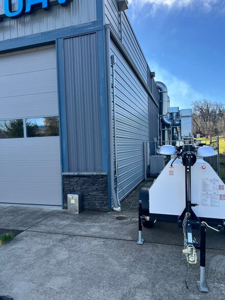 More Photos Of 210 Wasco Loop, Hood River Industrial For Lease