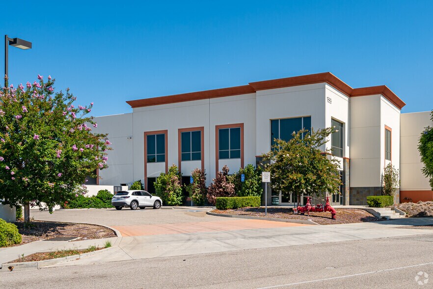 More Photos Of 1889 Wheeler Ave, La Verne Distribution For Lease