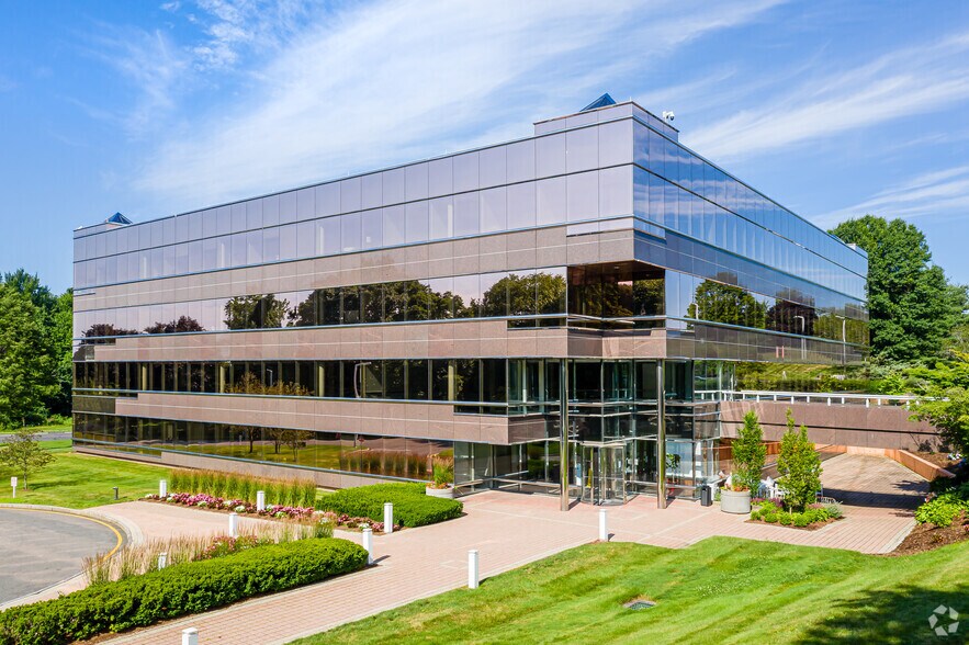 More Photos Of 500 Enterprise Dr, Rocky Hill Office For Lease