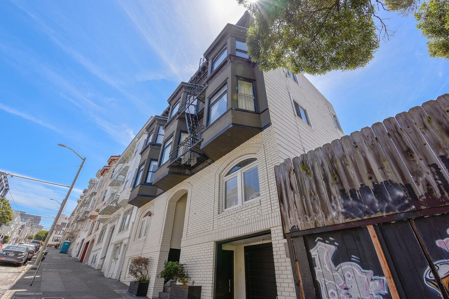 More Photos Of 1675 Clay St, San Francisco Apartments For Sale