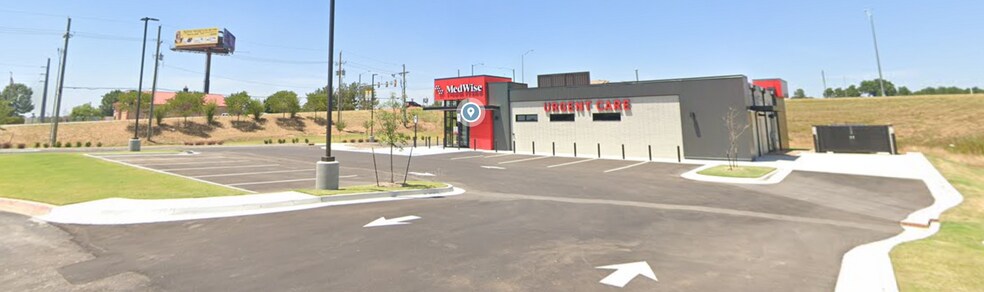 More Photos Of 5795 S Elm Pl, Broken Arrow Hospital For Sale