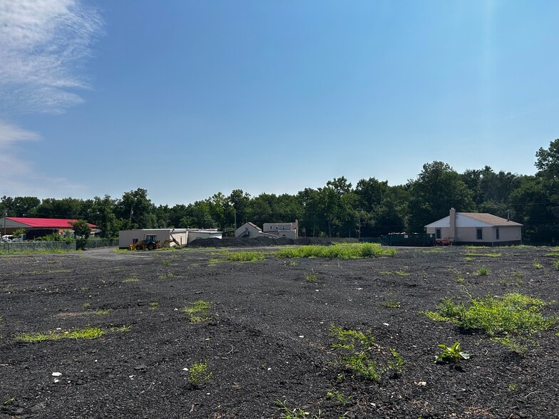 More Photos Of 2705 Old Rodgers Rd, Bristol Auto Salvage Facility For Lease