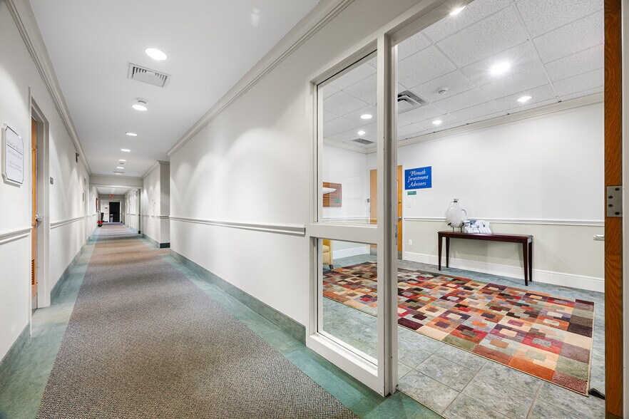 More Photos Of 107 Wilcox Rd, Stonington Loft Creative Space For Sale