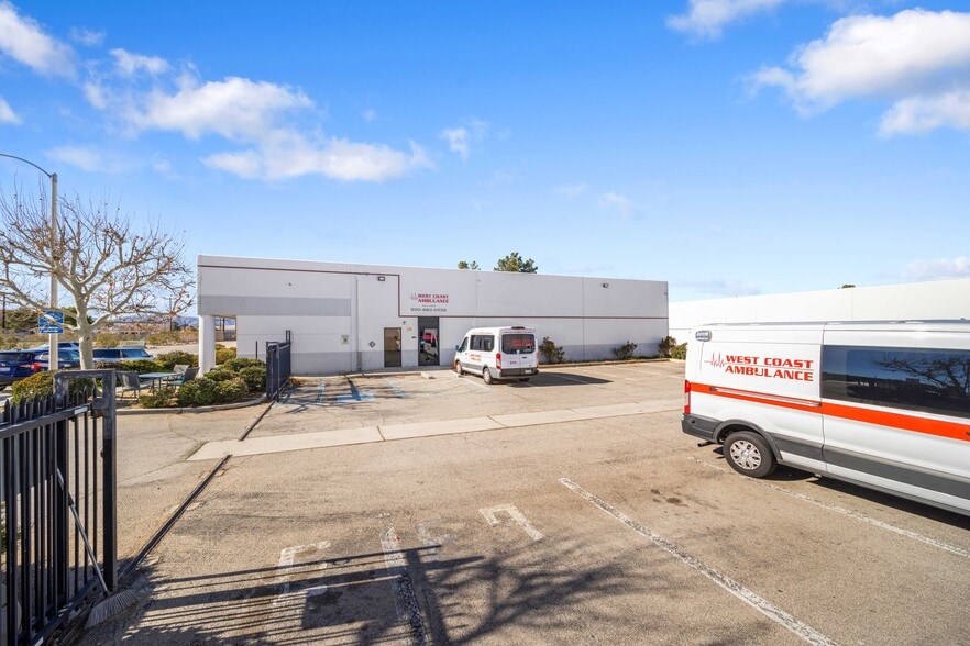 More Photos Of 647 W Avenue L 14, Lancaster Service For Lease