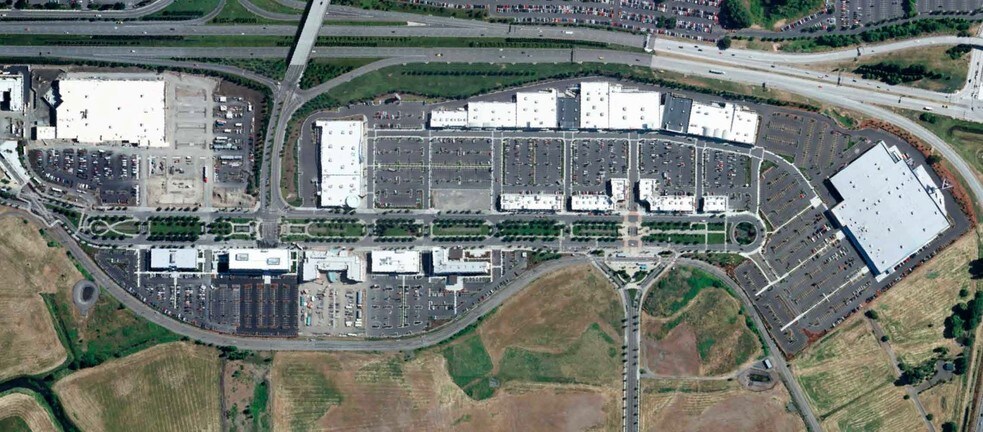 More Photos Of 9600 NE Cascades Pky, Portland Office For Lease