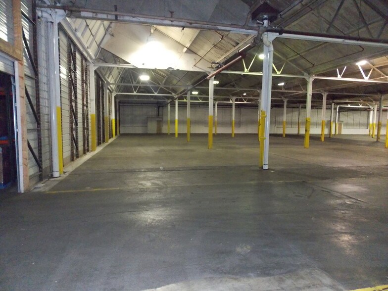 More Photos Of 500 N US Highway 31, Austin Manufacturing For Lease