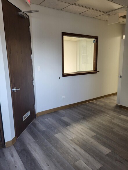 More Photos Of 601 W Central Rd, Mount Prospect Medical For Lease