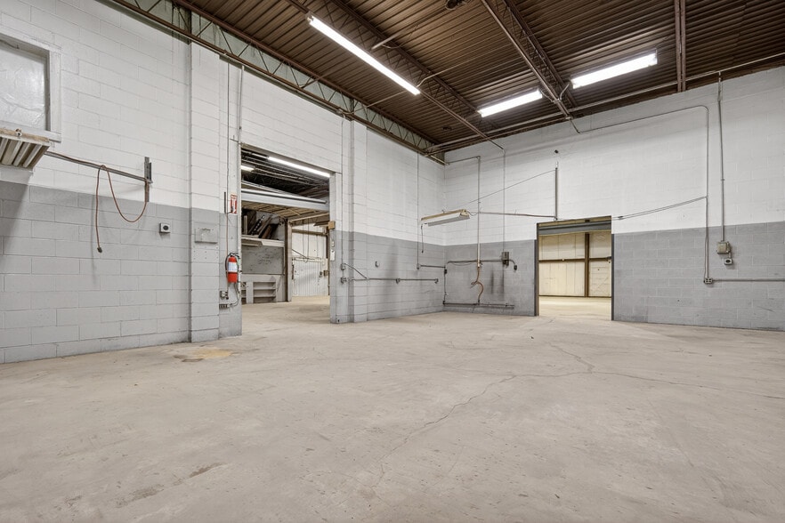 More Photos Of 6209 S Shields Blvd, Oklahoma City Manufacturing For Sale