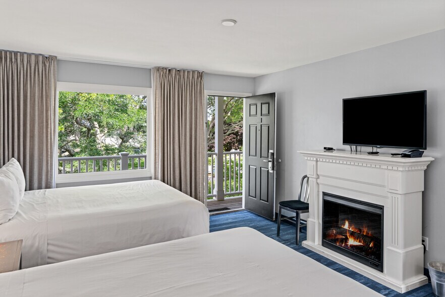 More Photos Of 105 Bradford Street Ext, Provincetown Hotel For Sale