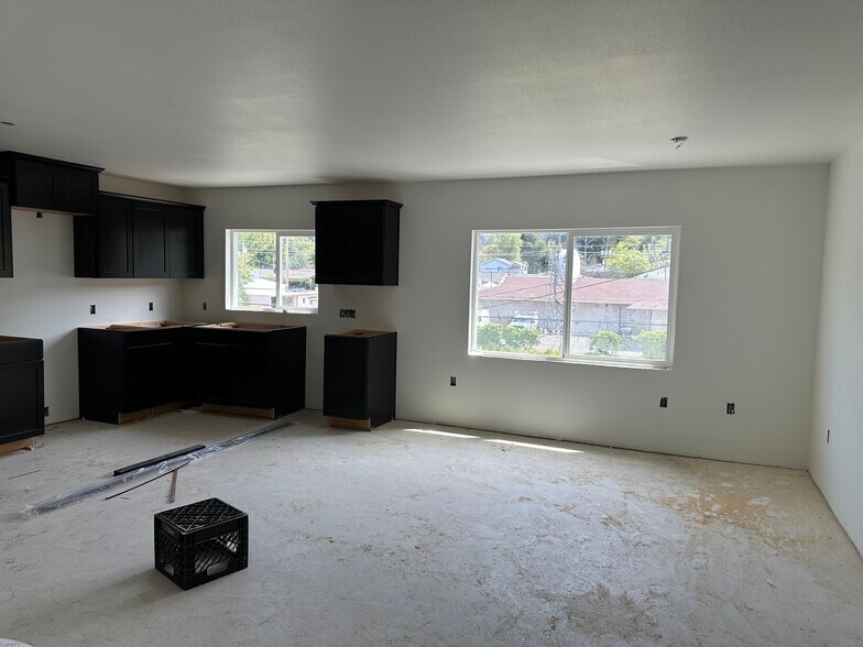 More Photos Of 722 Locust St, Garberville Storefront Retail Residential For Sale