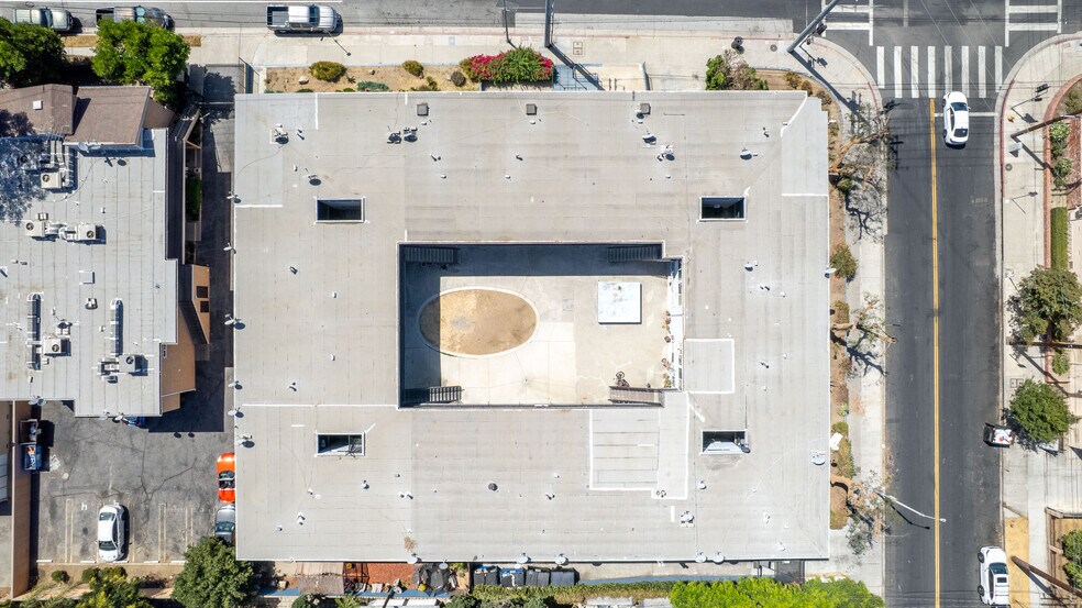 More Photos Of 13061 Vanowen St, North Hollywood Apartments For Sale