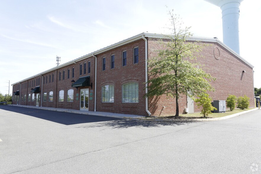 Primary Photo Of 8733-8737 Quarry Rd, Manassas Warehouse For Lease