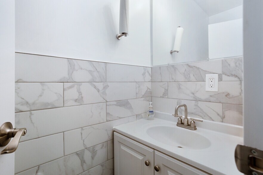 More Photos Of 15 Division Pl, Brooklyn Warehouse For Sale