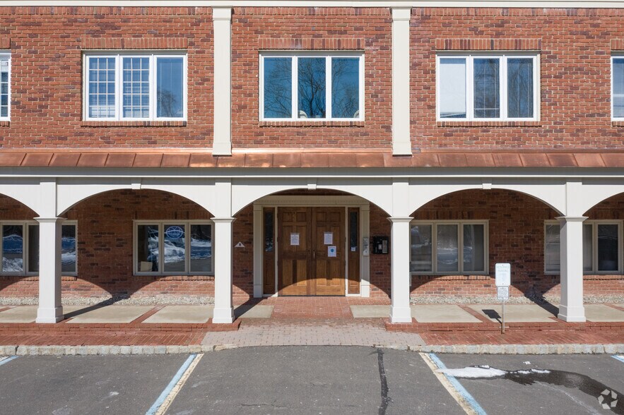 More Photos Of 1952 US-22, Bound Brook Office For Lease