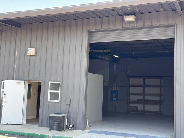 More Photos Of 1400 Carpenter Ln, Modesto Warehouse For Lease