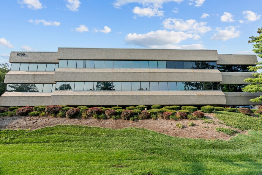 More Photos Of 11709 Old Ballas Rd, Saint Louis Medical For Sale