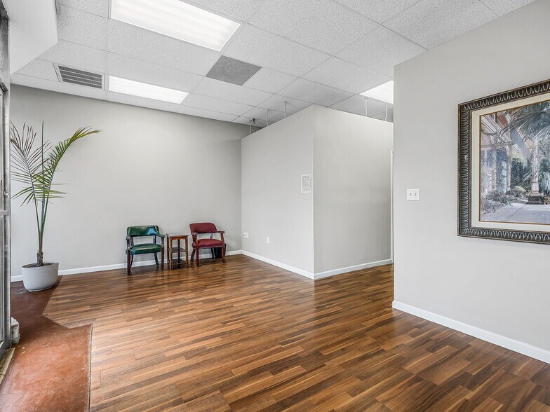 More Photos Of 516 E Main St, Spartanburg Storefront For Sale