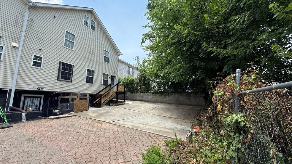 More Photos Of 5212 Astor Pl SE, Washington Assisted Living For Lease