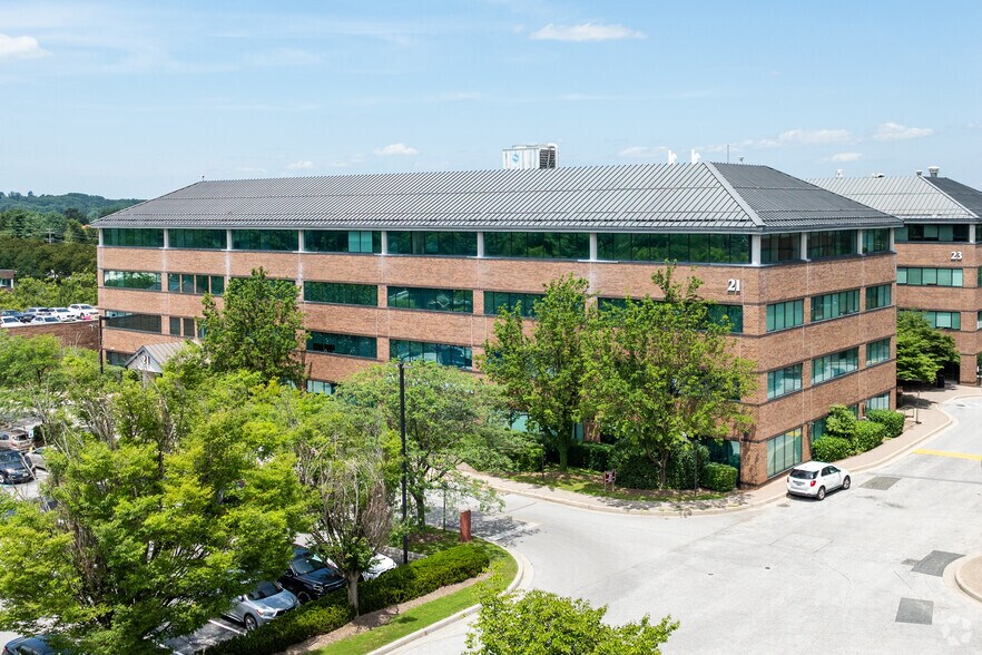Primary Photo Of 21 Crossroads Dr, Owings Mills Medical For Lease