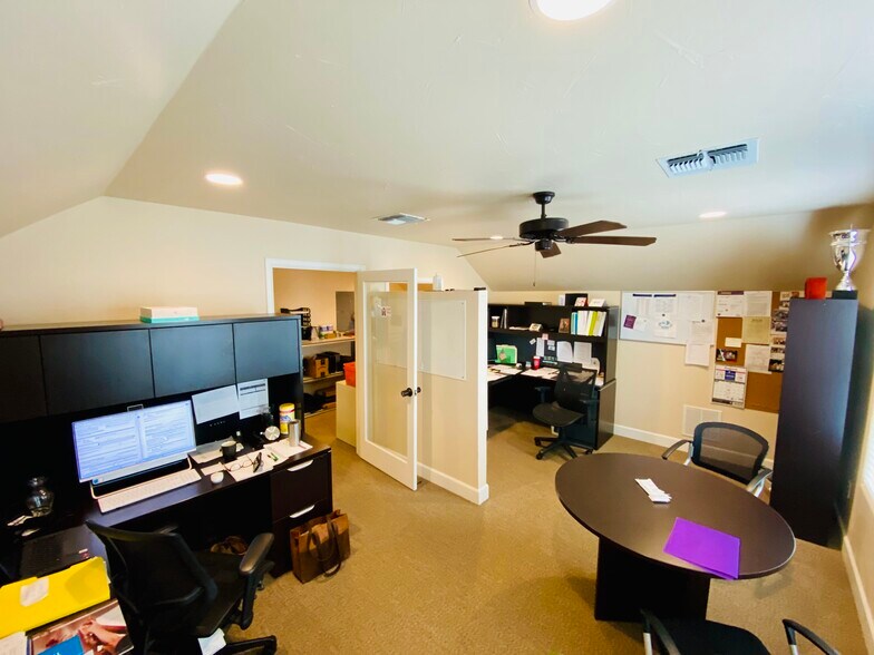 More Photos Of 910 Gruene Rd, New Braunfels Medical For Lease