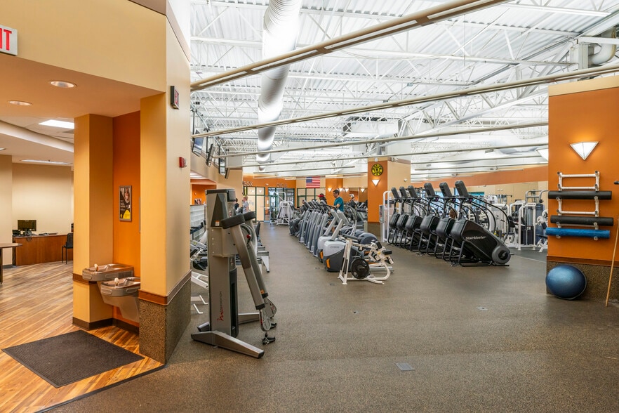 More Photos Of 5245 Westview Dr, Frederick Health Club For Sale