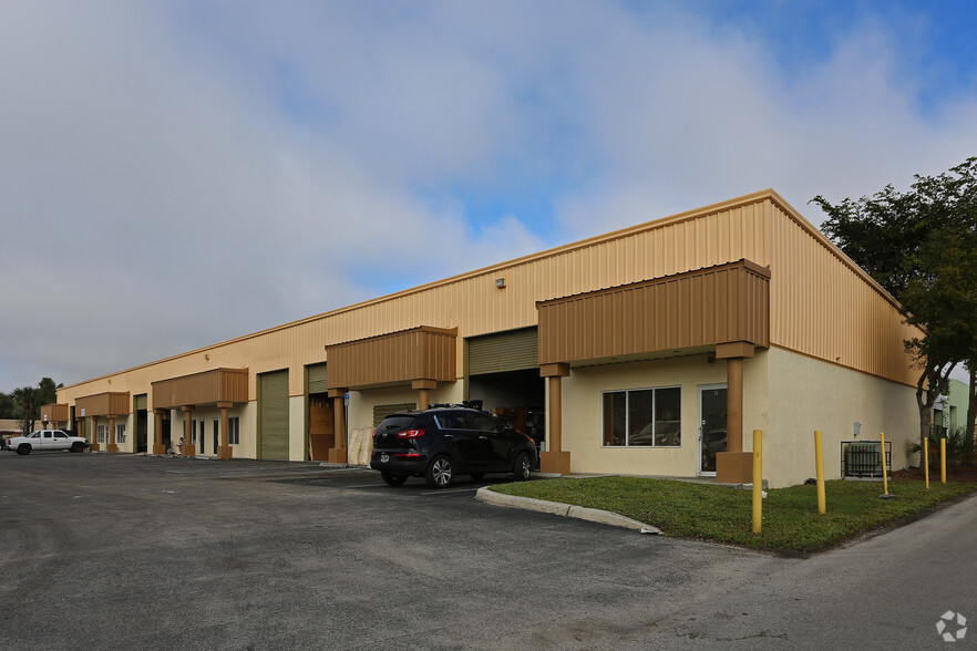 Primary Photo Of 8360 Currency Dr, Riviera Beach Warehouse For Lease