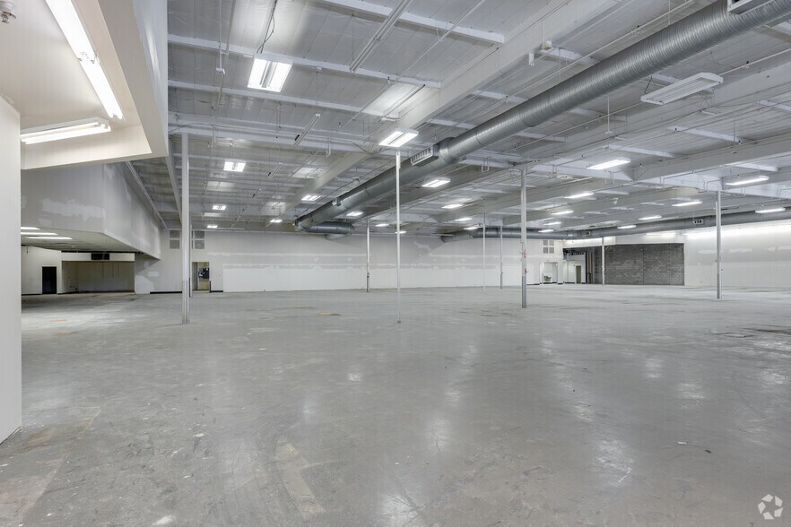 More Photos Of 5130 W Peoria Ave, Glendale Supermarket For Sale