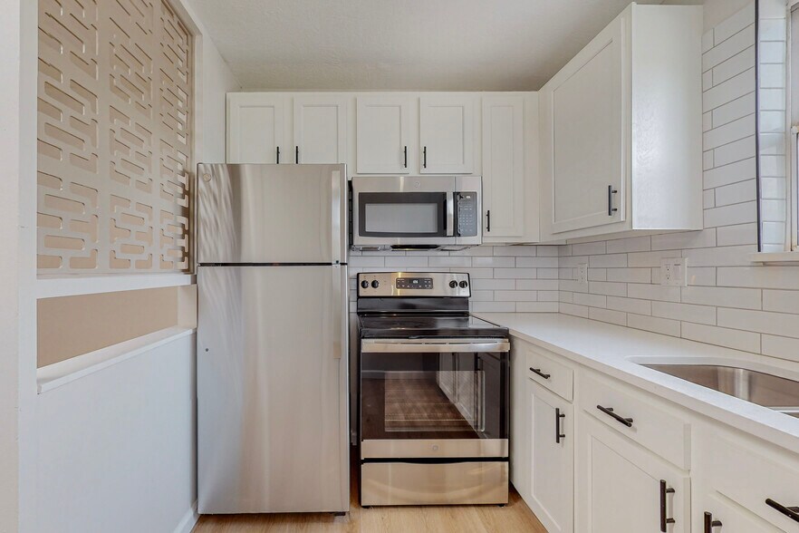 More Photos Of 1309 Virginia St NE, Albuquerque Apartments For Sale