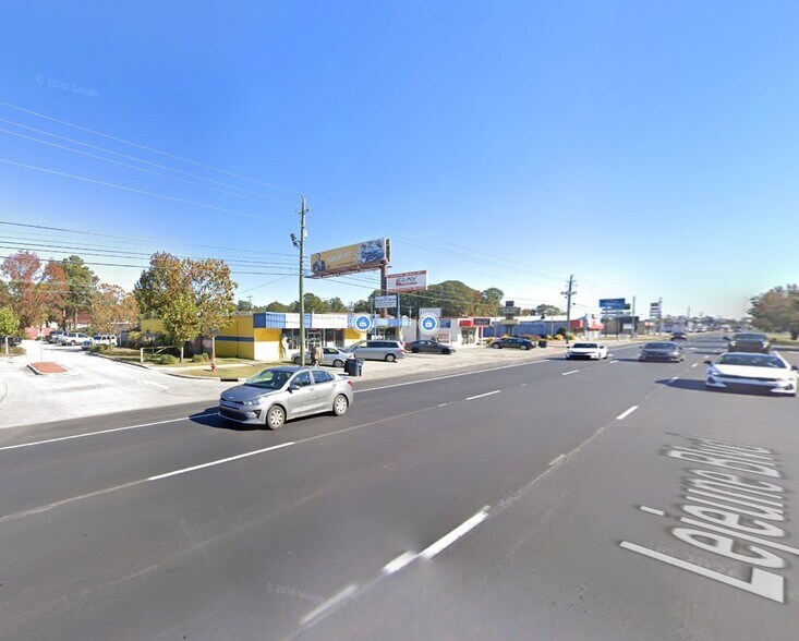 More Photos Of 1907 Lejeune Blvd, Jacksonville General Retail For Sale