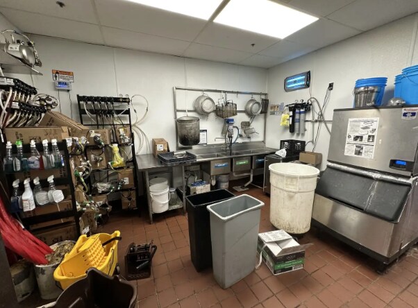 More Photos Of 107 S Lafayette St, Greenville Bar For Sale