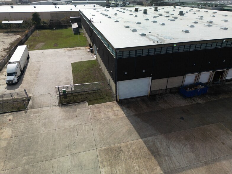 More Photos Of 801 Edwards Ave, New Orleans Distribution For Lease