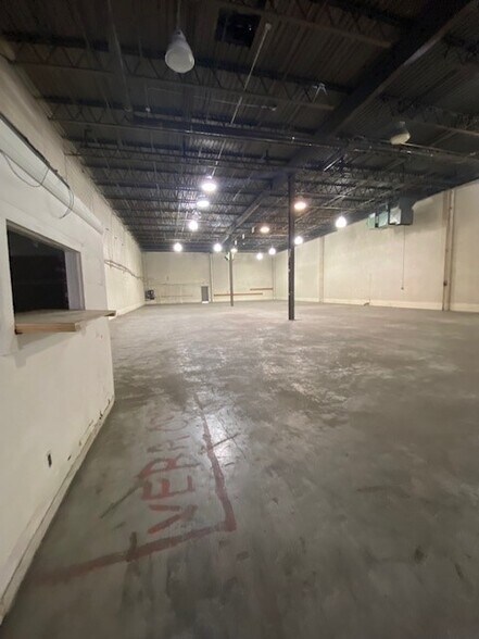 More Photos Of 467-475 Mundet Pl, Hillside Warehouse For Lease
