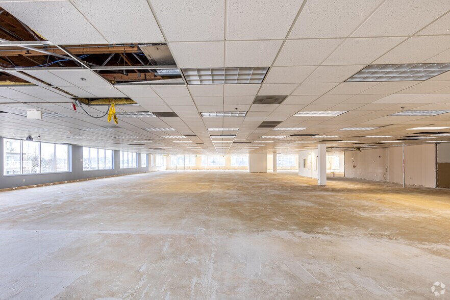 More Photos Of 4550 S Macadam Ave, Portland Office For Sale