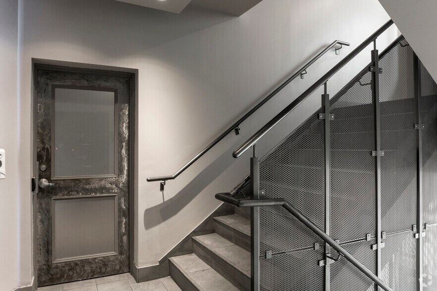 More Photos Of 116 Spadina Ave, Toronto Office Residential For Lease