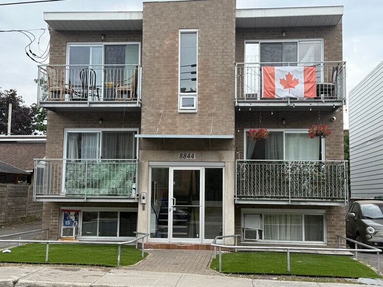Primary Photo Of 8844 Rue Waverly, Montréal Multifamily For Sale