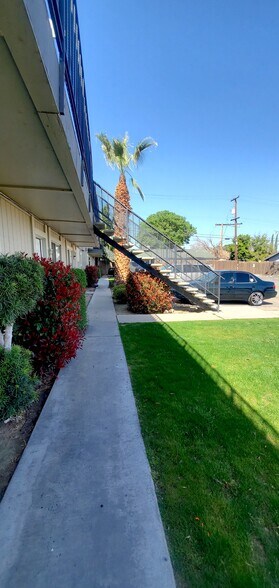 More Photos Of 330 Roberts Ln, Bakersfield Apartments For Sale