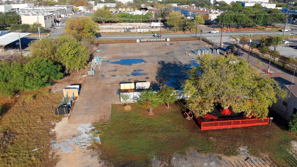 More Photos Of 11530 Jones-maltsberger Rd, San Antonio Service For Sale