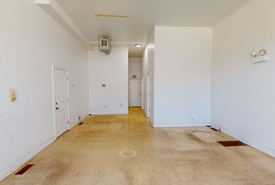 More Photos Of 2501-2505 W 63rd St, Chicago Storefront Retail Residential For Lease