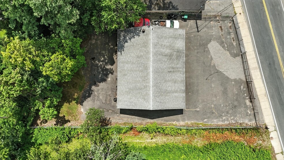 More Photos Of 25 Yelle St, Chicopee Auto Repair For Sale