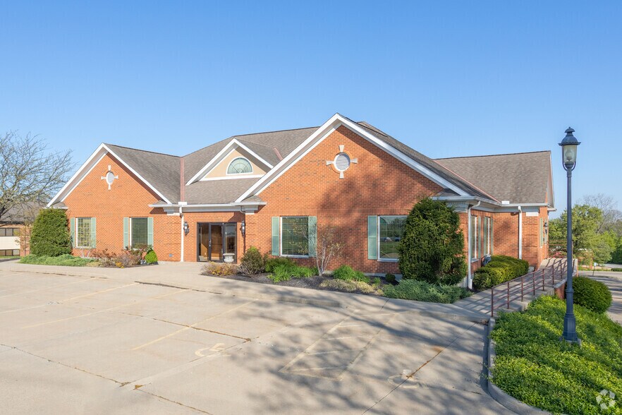Primary Photo Of 10 Town Center Blvd, Crestview Hills Medical For Sale