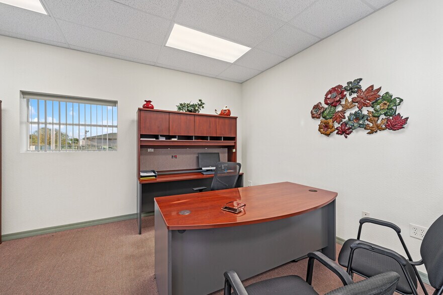 More Photos Of 18820 Sakera Rd, Hudson Warehouse For Lease