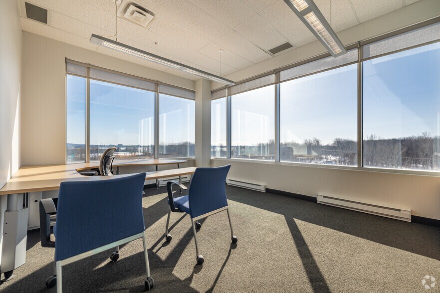 More Photos Of 2250 Boul Alfred-Nobel, Montréal Office For Lease