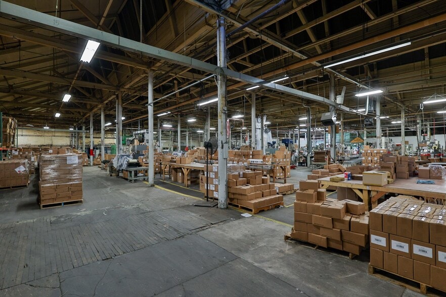 More Photos Of 100 E Diamond Ave, Hazleton Warehouse For Lease