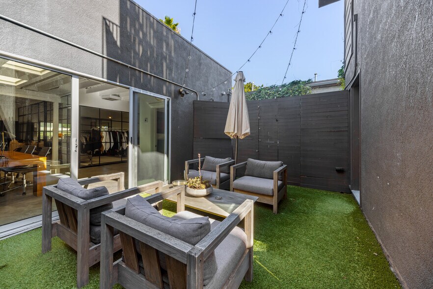 More Photos Of 2972 Glendale Blvd, Los Angeles Loft Creative Space For Lease